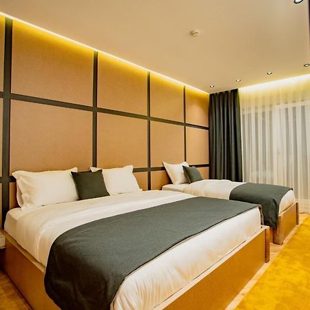 Ador Hotel Priştine Dış mekan fotoğraf