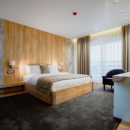 Ador Hotel Priştine Dış mekan fotoğraf