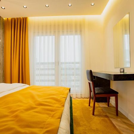 Ador Hotel Priştine Dış mekan fotoğraf