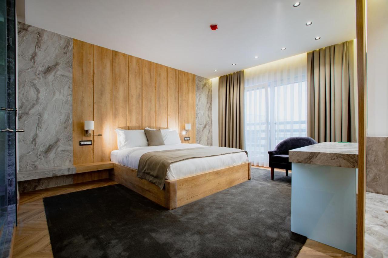 Ador Hotel Priştine Dış mekan fotoğraf