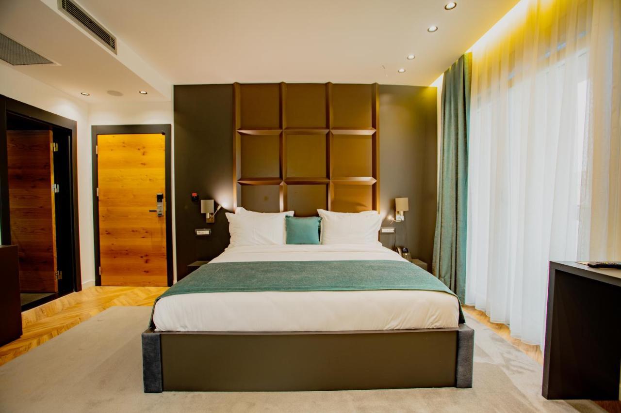 Ador Hotel Priştine Dış mekan fotoğraf