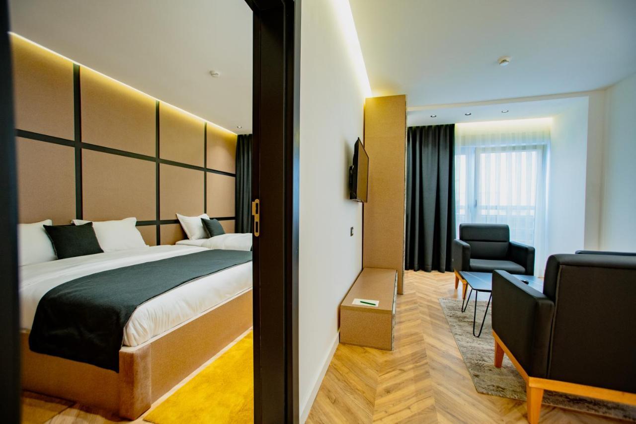 Ador Hotel Priştine Dış mekan fotoğraf