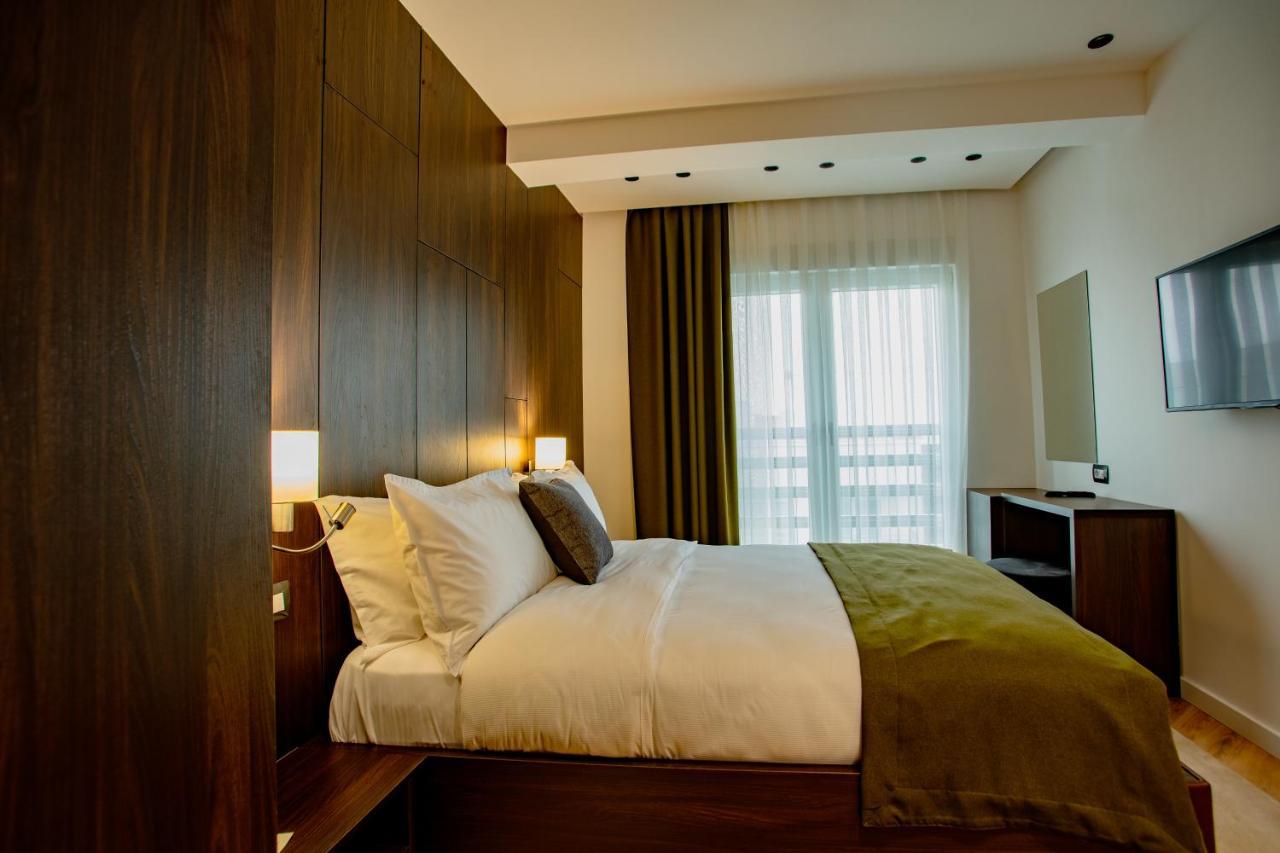 Ador Hotel Priştine Dış mekan fotoğraf