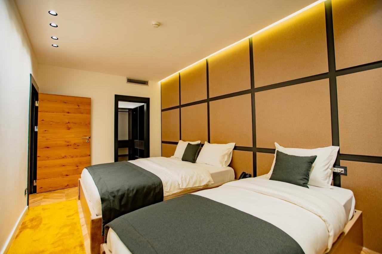 Ador Hotel Priştine Dış mekan fotoğraf
