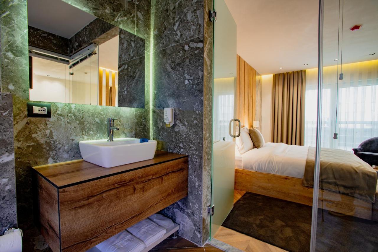 Ador Hotel Priştine Dış mekan fotoğraf