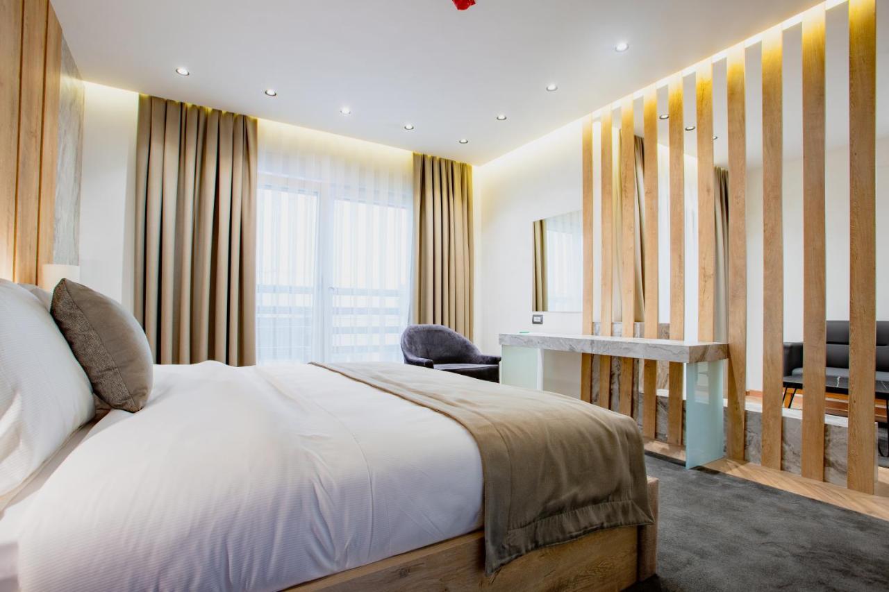 Ador Hotel Priştine Dış mekan fotoğraf