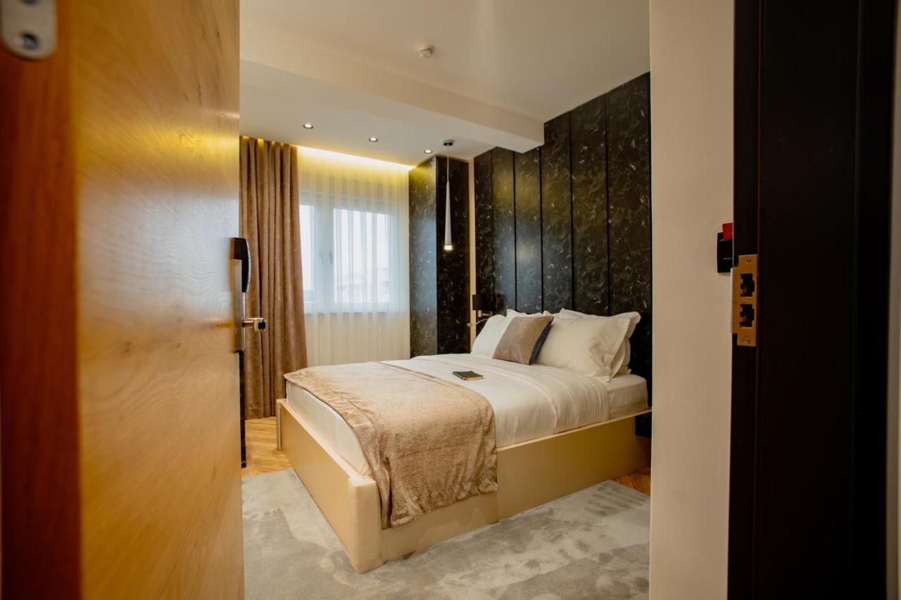 Ador Hotel Priştine Dış mekan fotoğraf