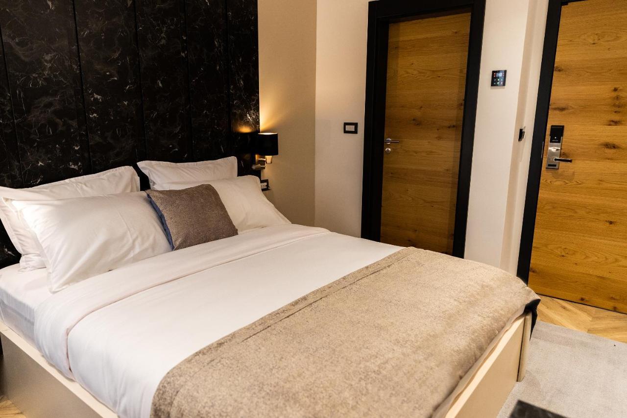 Ador Hotel Priştine Dış mekan fotoğraf